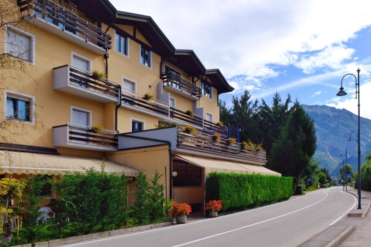Hotel Dolomiti Levico Terme Exteriör bild