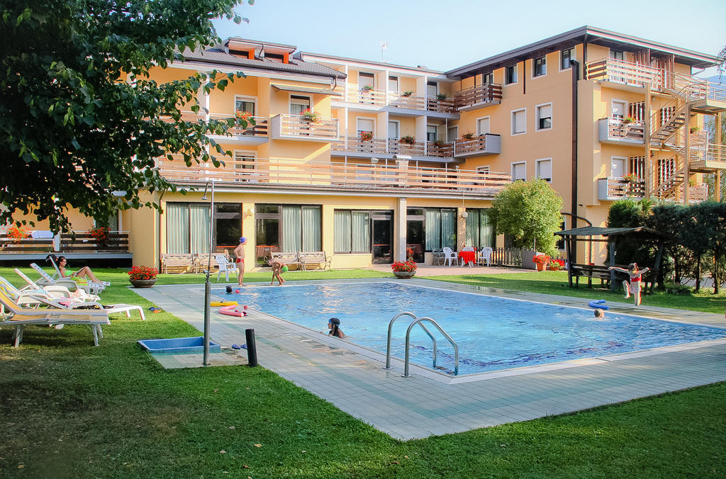 Hotel Dolomiti Levico Terme Exteriör bild